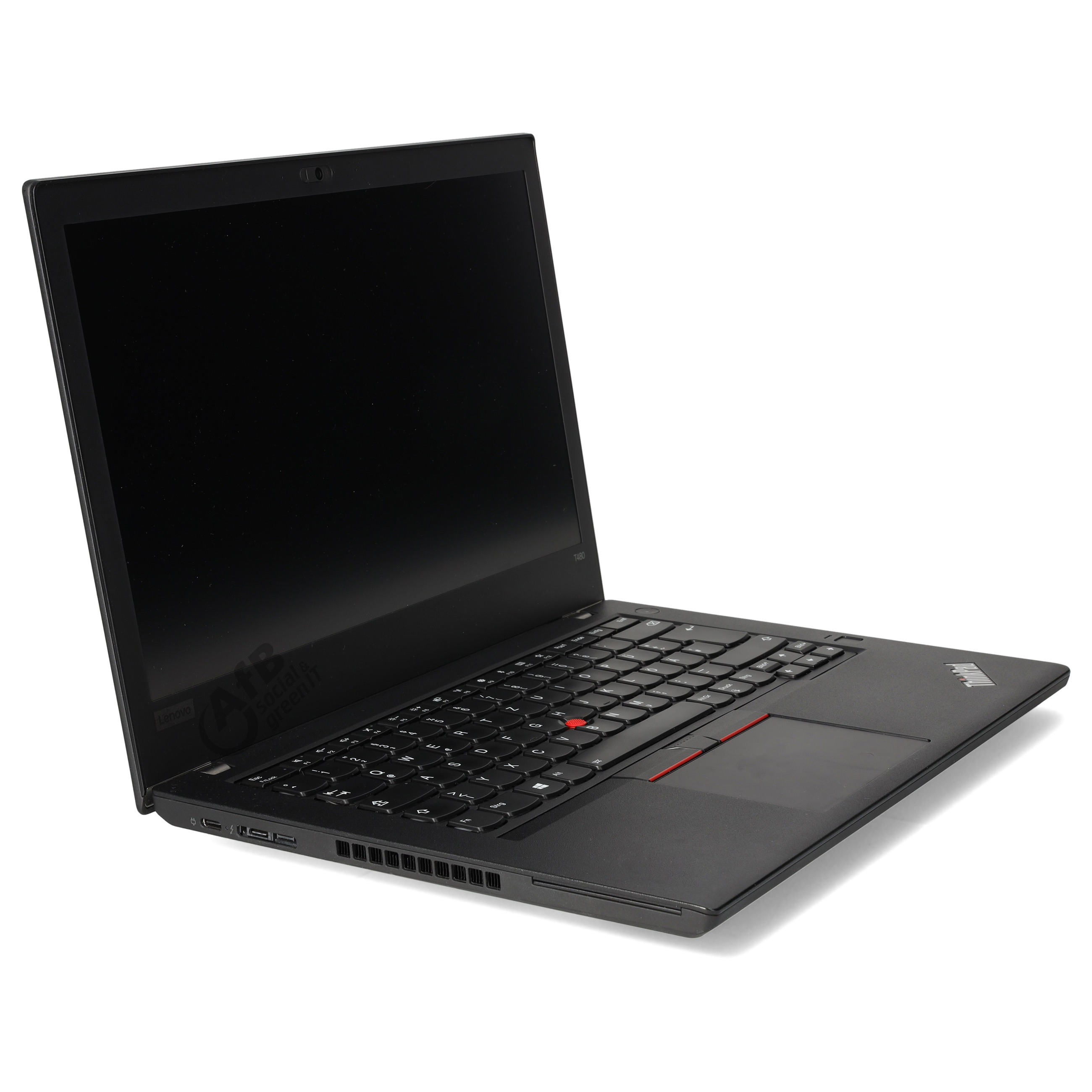 Ein schwarzer Lenovo ThinkPad Laptop steht auf einer weißem Hintergrund, der Bildschirm ist ausgeschaltet.