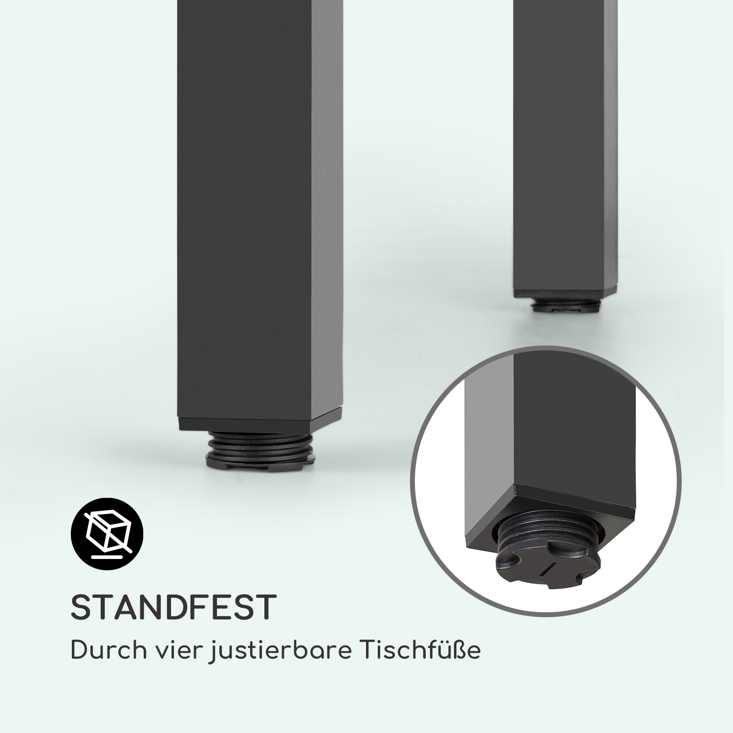 Vier graue, quadratische Tischbeine mit verstellbaren Füßen und einem runden Detailausschnitt.