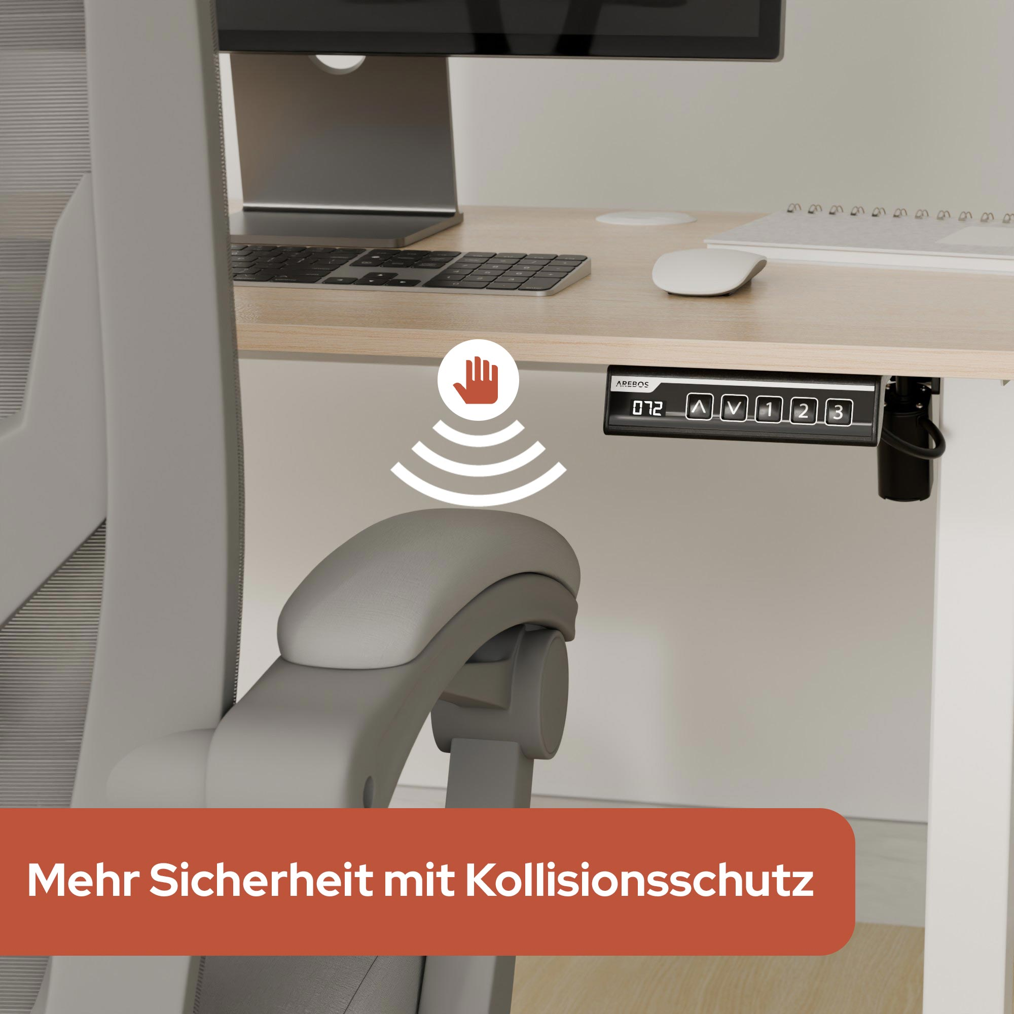 Ein Schreibtisch hat ein Antikollisionssensor-Bedienfeld darunter, mit einem grauen Buerostuhl im Vordergrund.