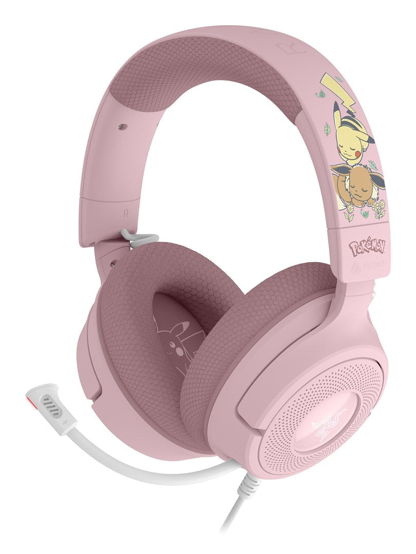 Rosa Gaming-Headset im Pokémon-Design mit Evoli- und Pikachu-Grafiken auf dem Bügel und einem weißen Mikrofon.