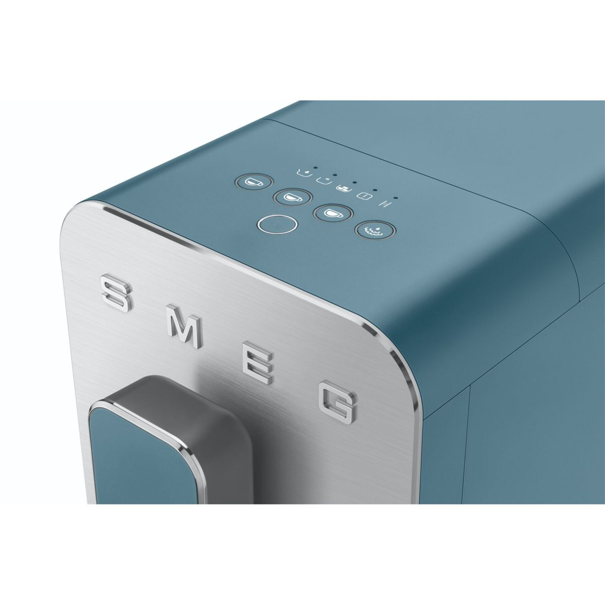 Cafetera Smeg azul con panel frontal plateado y botones de control.