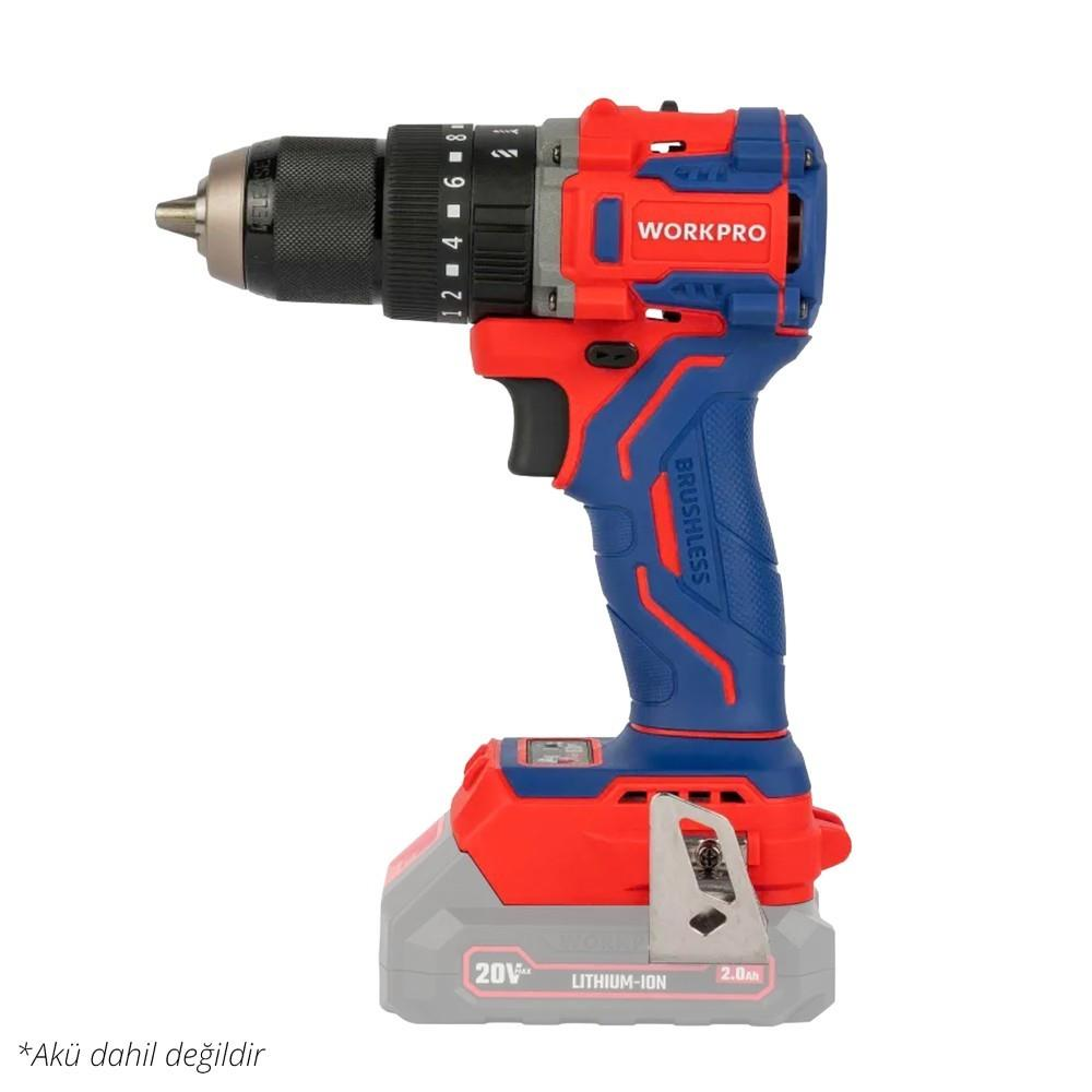 Beyaz arka planda gümüş ön kısımlı kırmızı ve mavi Workpro şarjlı matkap.