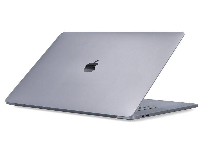 Szary laptop z logo Apple na klapie, lekko otwarty na białym tle.