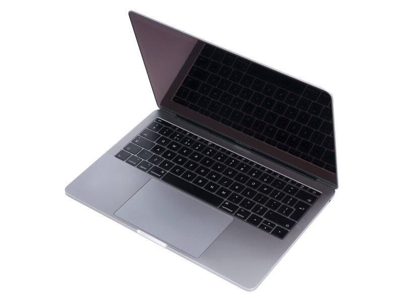 Srebrny laptop z czarną klawiaturą i ekranem znajduje się na białym tle.