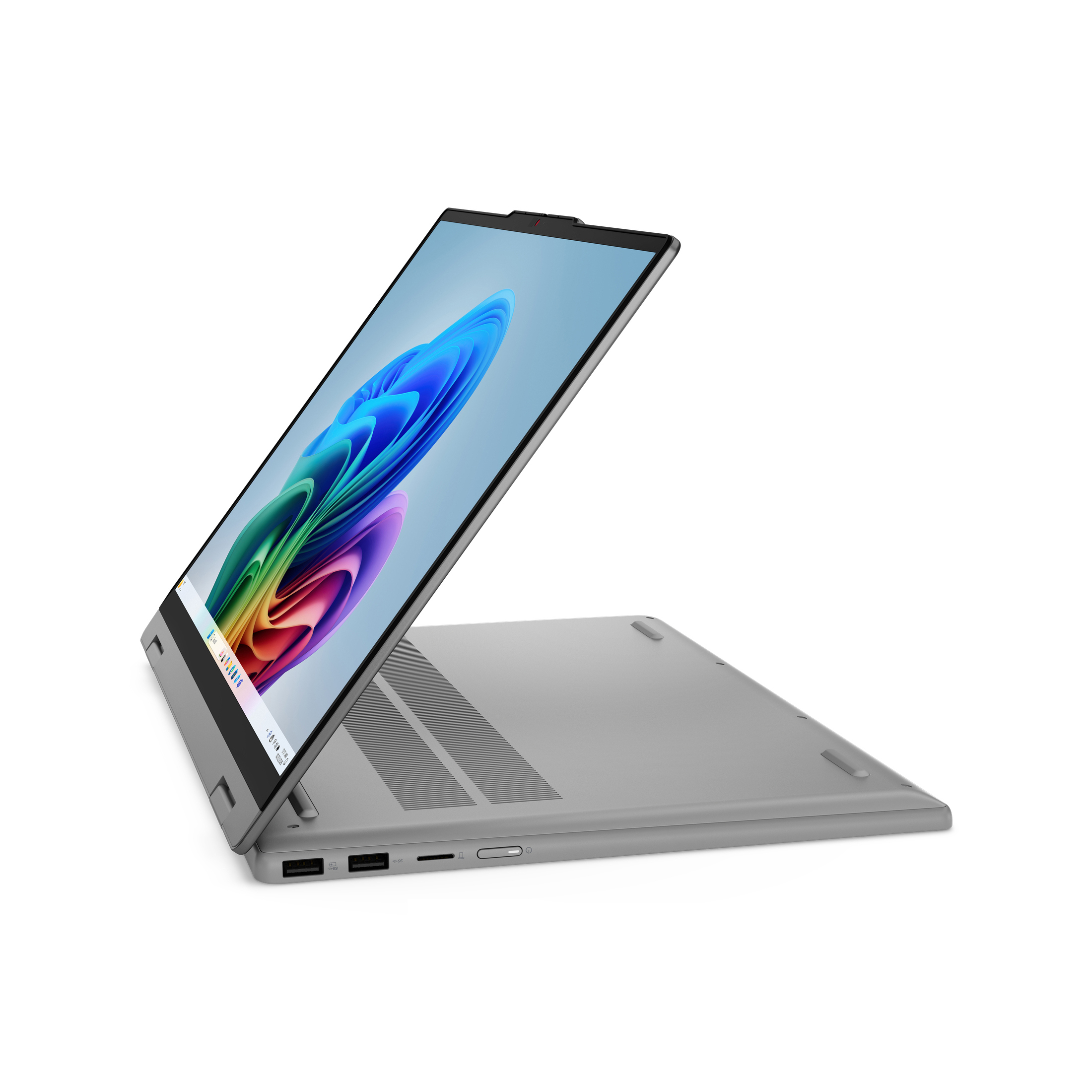 Ein silberner Laptop im Zelt-Modus vor weißem Hintergrund zeigt ein farbenfrohes, abstraktes Hintergrundbild.