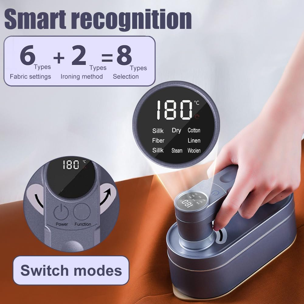 Eine Hand hält ein graues Bügeleisen mit Display, das 180 Grad Celsius und Stoffeinstellungen anzeigt.
