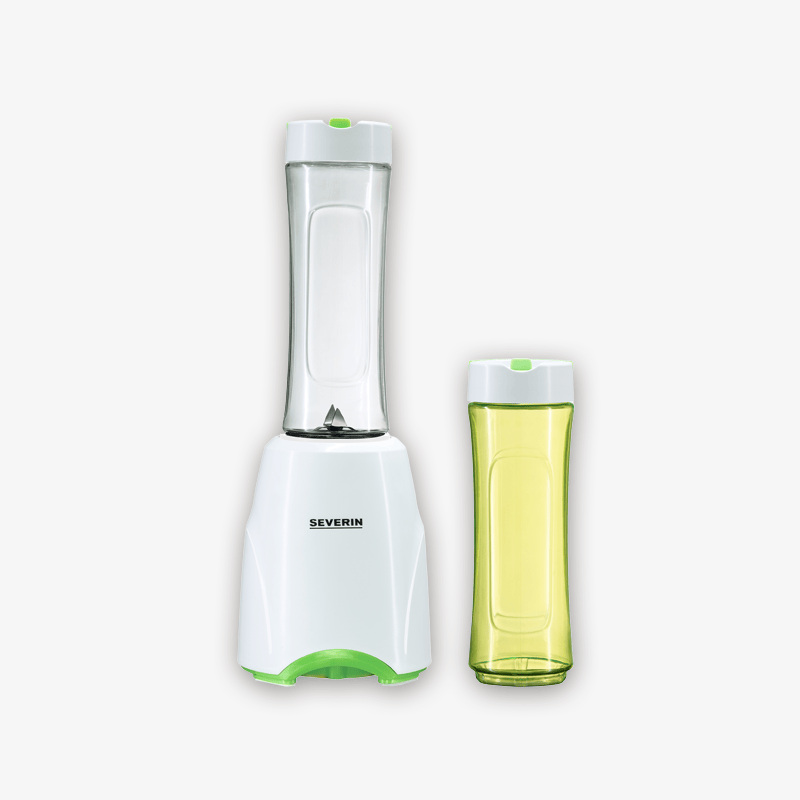 Una licuadora personal Severin blanca y verde junto a un vaso mezclador verde claro sobre fondo blanco.