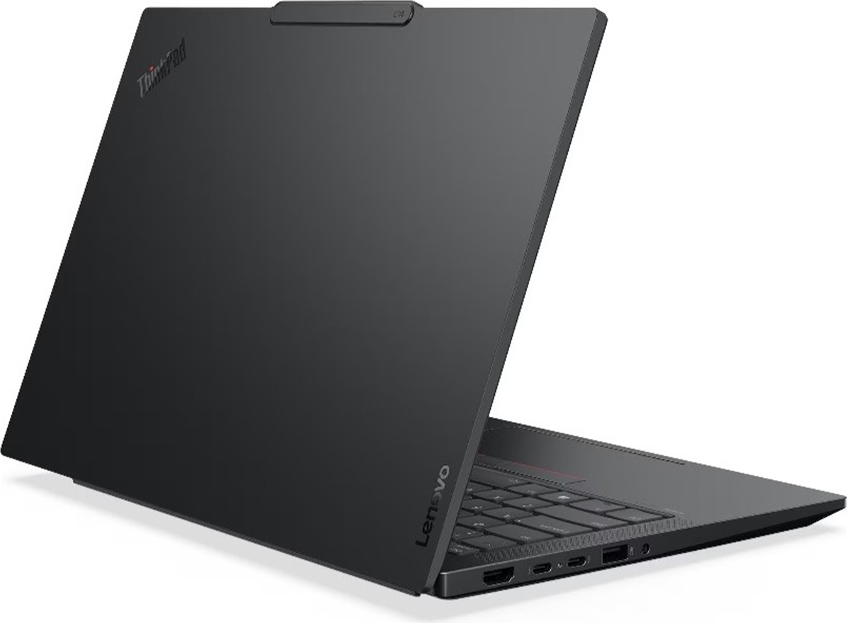 Beyaz arka planda açık duran siyah ThinkPad dizüstü bilgisayar, yan tarafındaki portları gösteriyor.