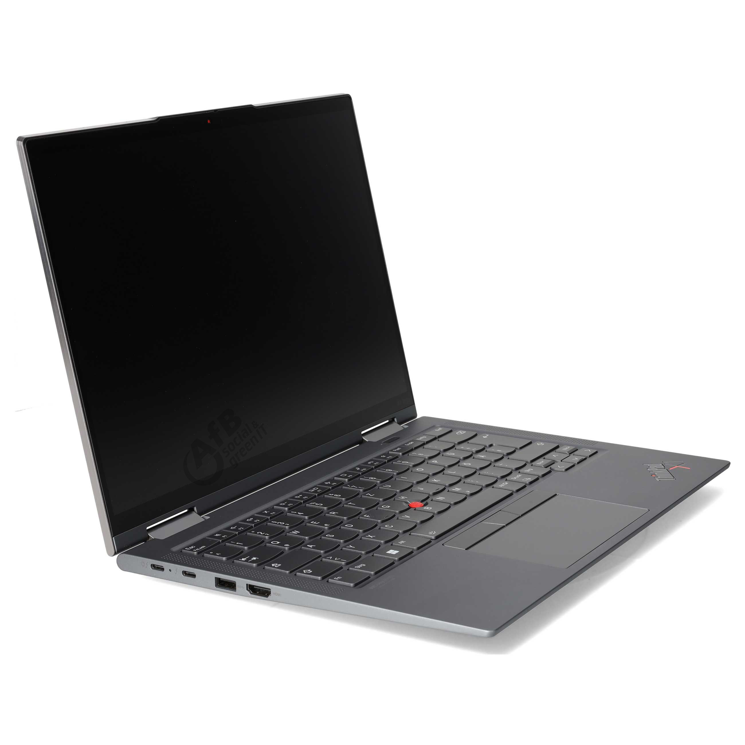 Ein grauer Laptop auf weißem Hintergrund mit schwarzem Bildschirm und rotem TrackPoint auf der Tastatur.