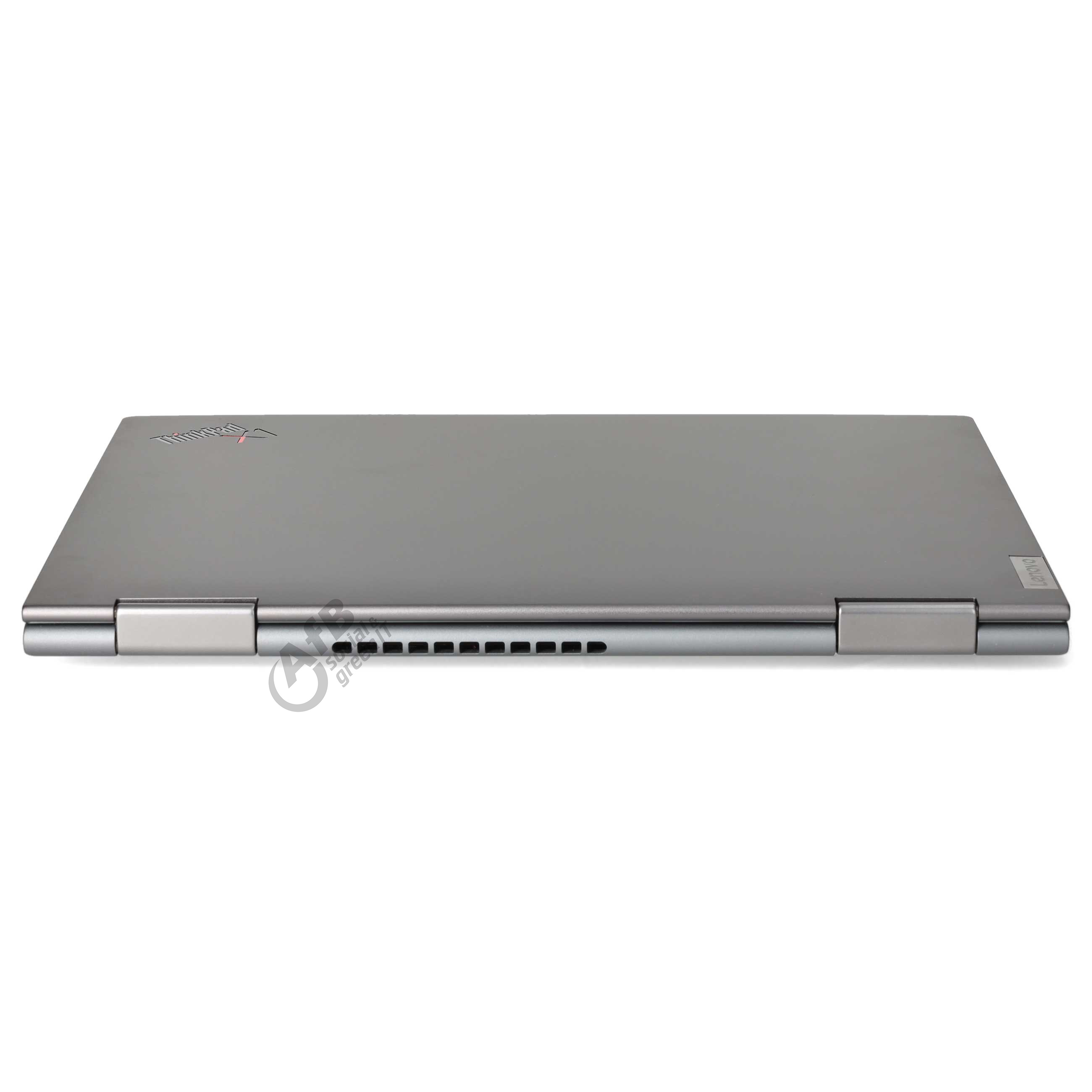 Ein geschlossener grauer Lenovo ThinkPad Laptop auf weißem Hintergrund, mit sichtbaren Scharnieren und Lüftungsschlitzen.
