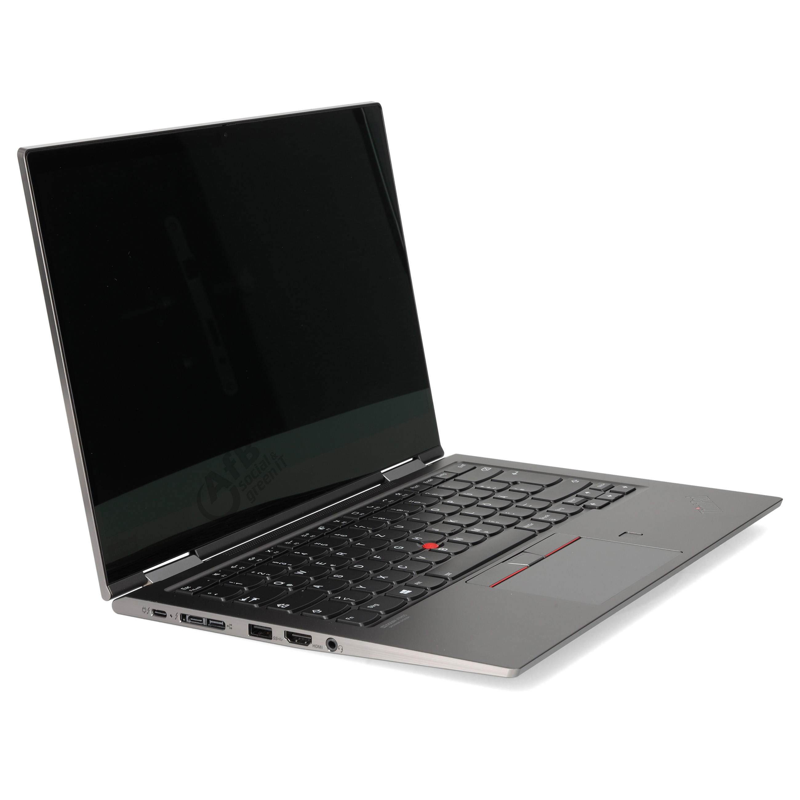 Ein grauer Laptop steht offen auf weißem Hintergrund mit Blick auf Tastatur und Bildschirm.