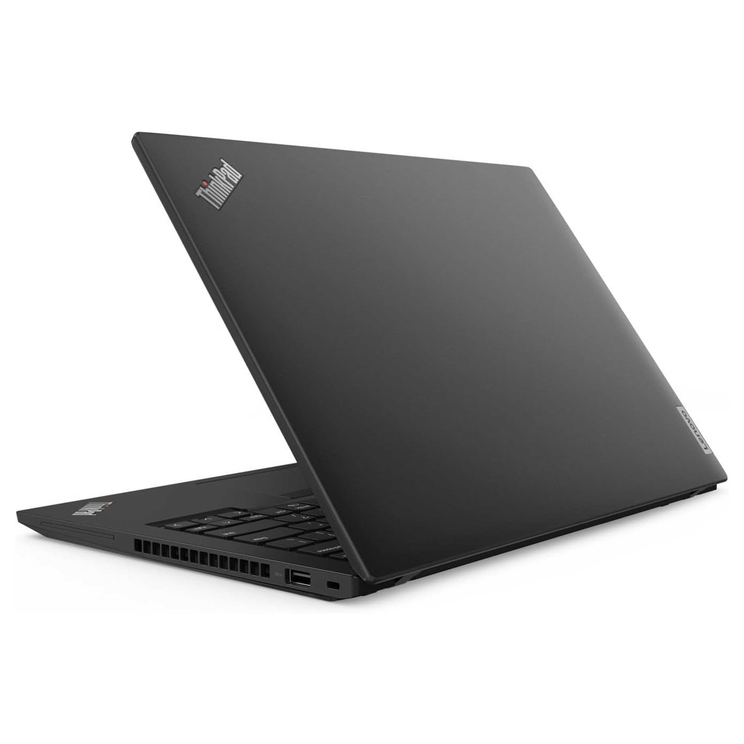 Ein schwarzer ThinkPad-Laptop ist geschlossen und von hinten rechts auf weißem Hintergrund zu sehen.