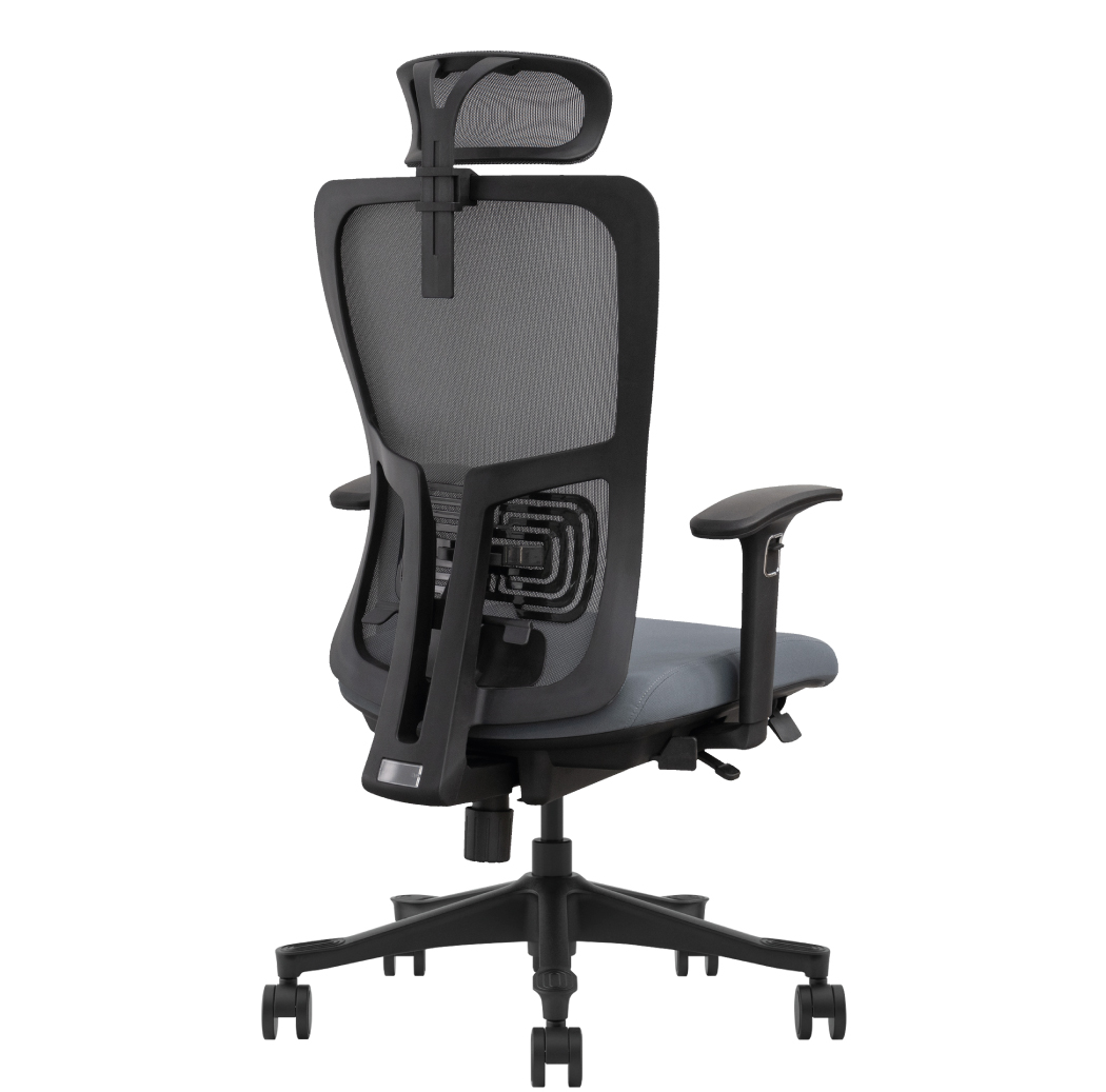 Rückansicht eines ergonomischen B&C Bürostuhls mit schwarzem Netzrücken, grauer Sitzfläche und verstellbarer Kopfstütze.