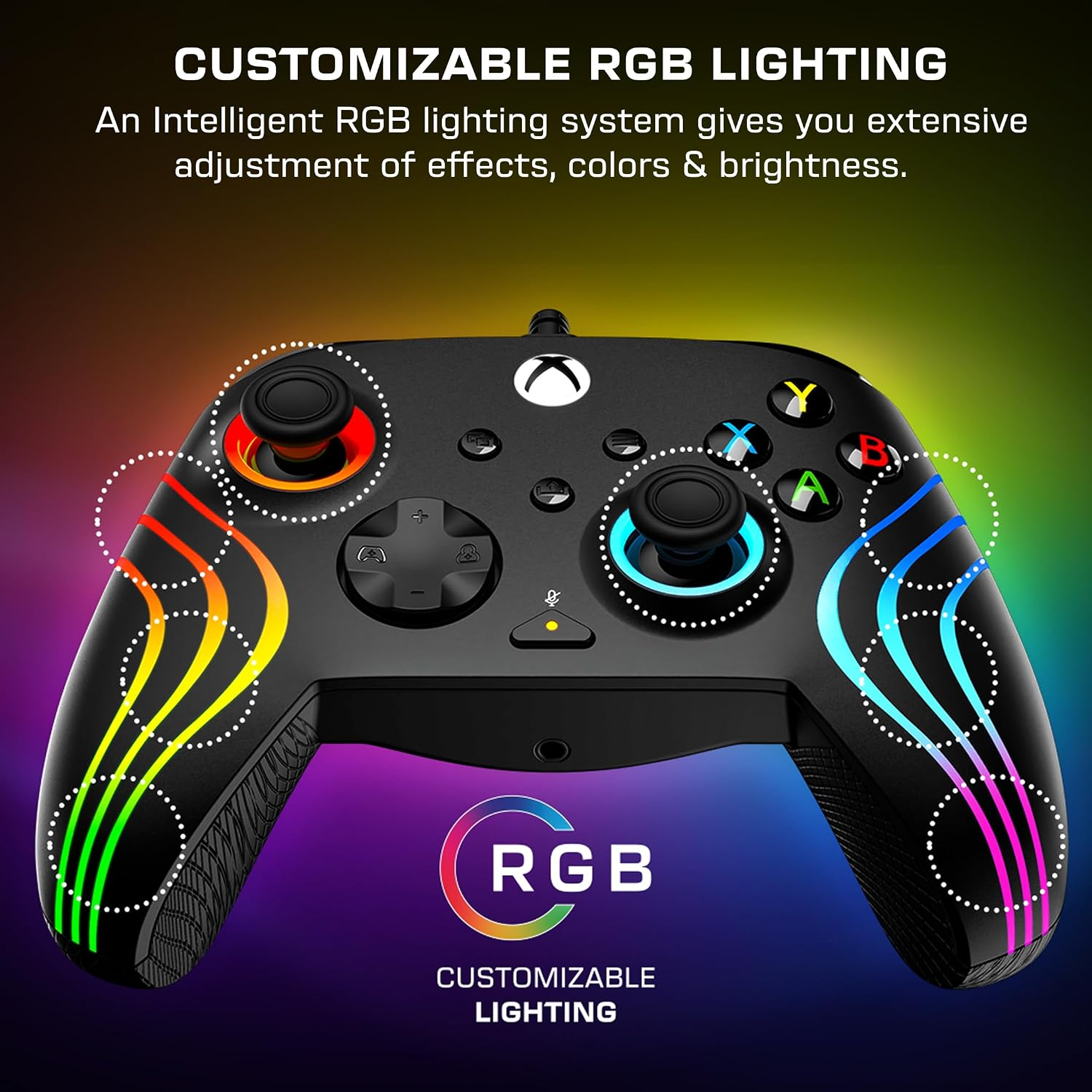 Schwarzer Xbox-Controller mit anpassbarer RGB-Beleuchtung an den Sticks und Griffen vor mehrfarbigem Hintergrund.