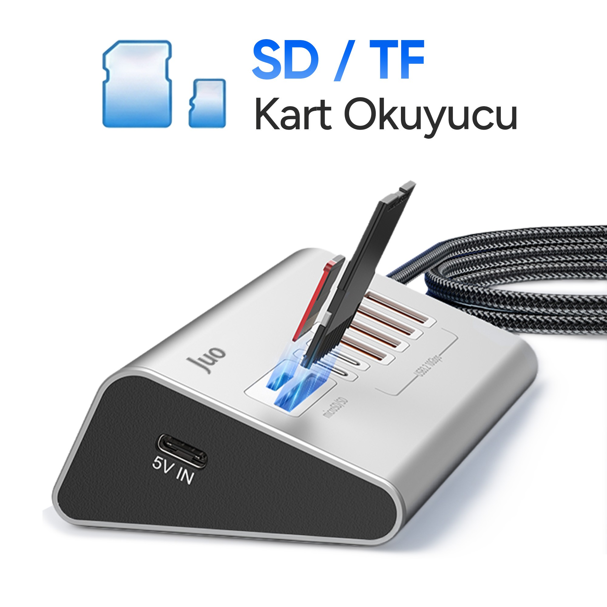 USB C portlu ve kablolu gümüş renkli SD ve TF kart okuyucu.