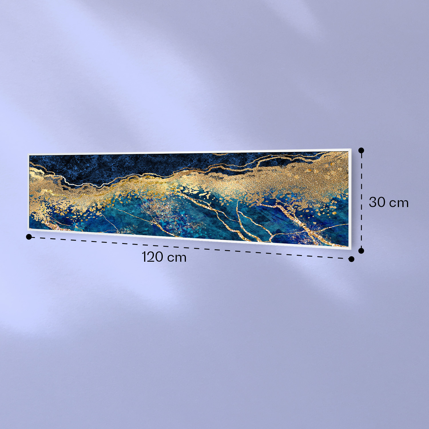 Un dipinto astratto blu e oro su una parete con dimensioni di 120x30 cm.