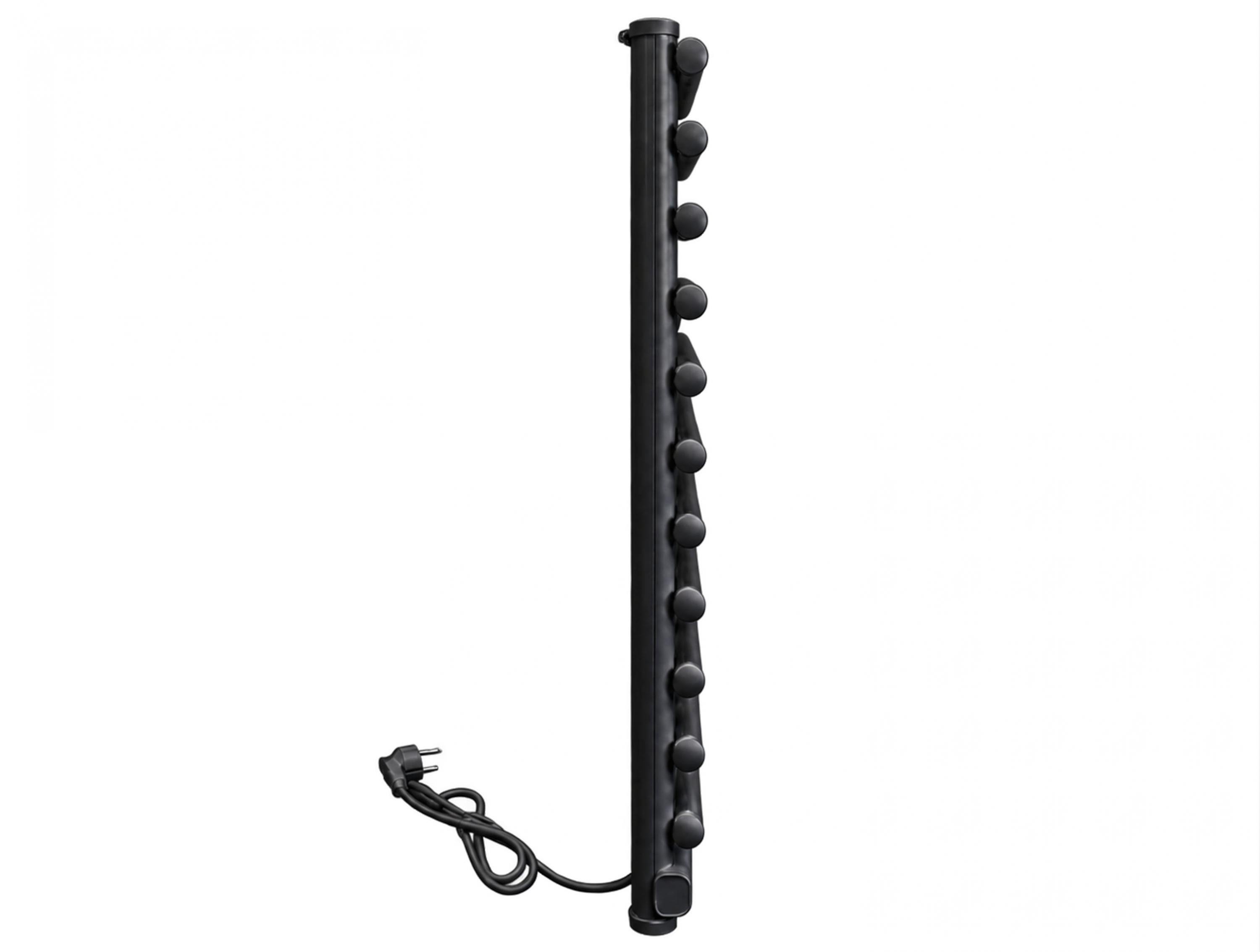 Toallero negro con barra vertical, ganchos redondos laterales y cable de alimentación conectado.