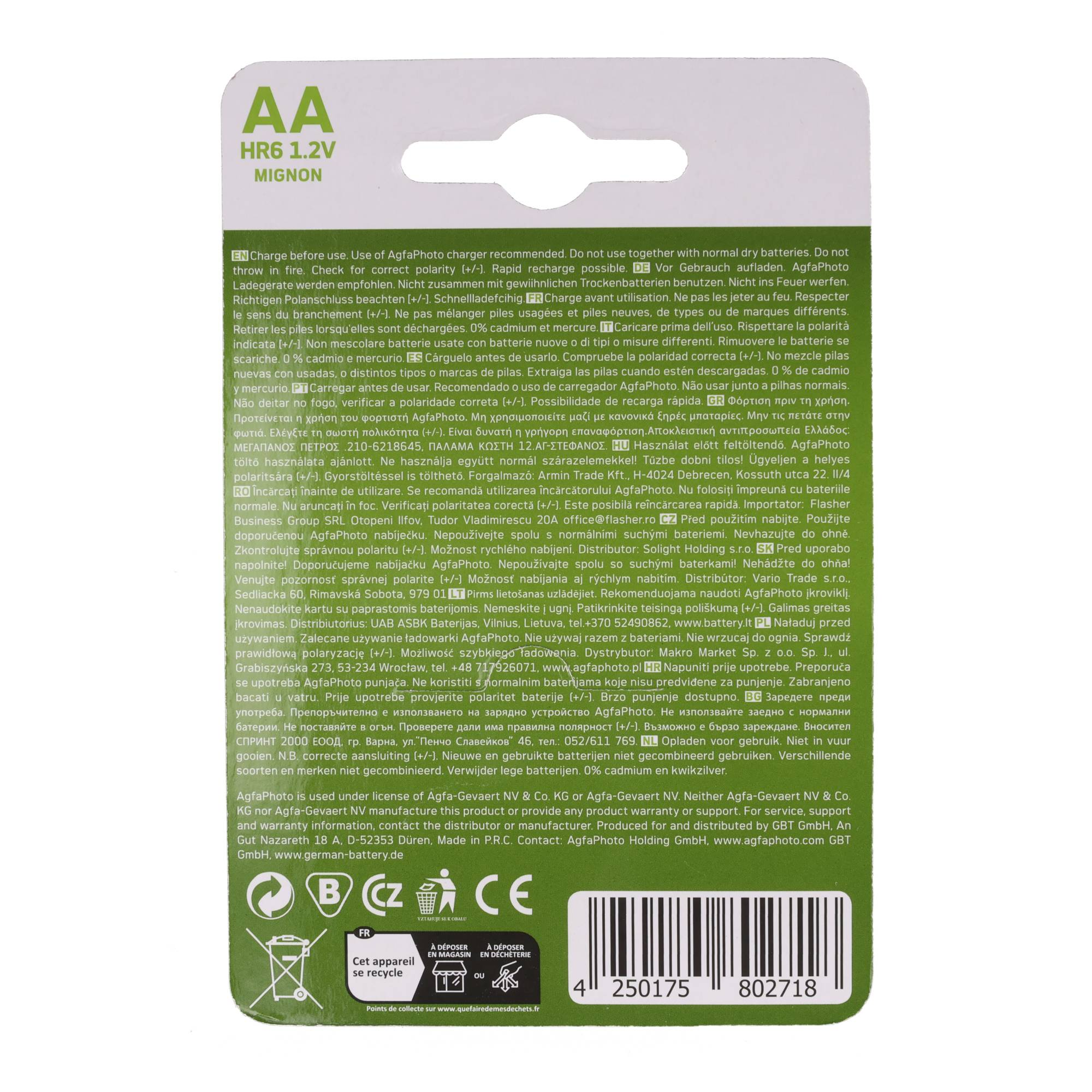 Dorso de un envase de pilas AA AgfaPhoto con advertencias, información del fabricante y código de barras.