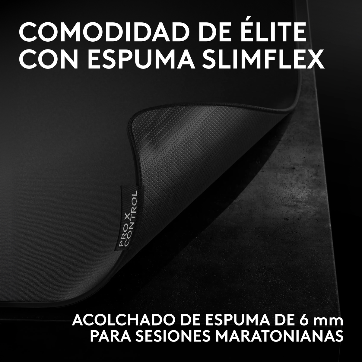 Una alfombrilla de ratón negra con base texturizada y texto sobre comodidad de élite y espuma de 6 mm.