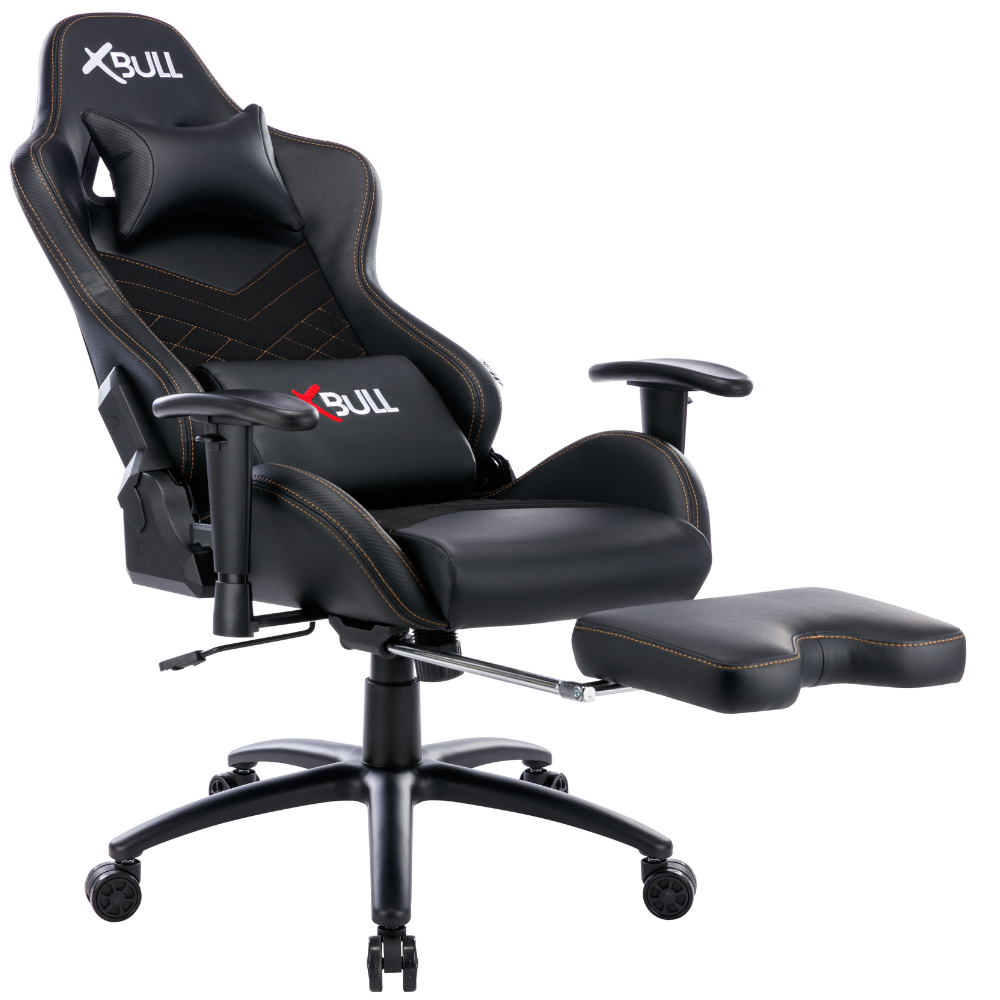 Sedia da gioco X-BULL nera con poggiapiedi e cuciture arancioni.