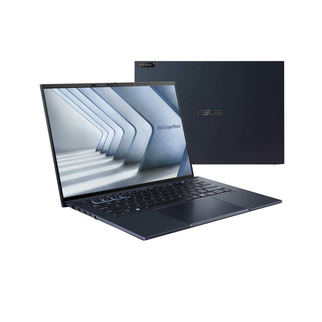 Un ordenador portátil ASUS ExpertBook azul abierto y cerrado detrás sobre fondo blanco.
