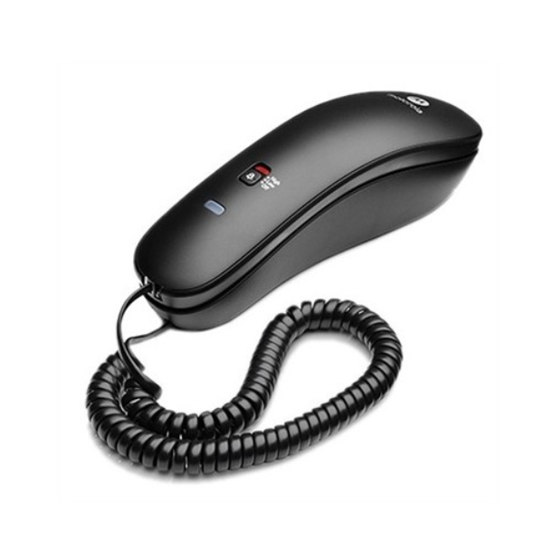 Un telefono con filo Motorola nero su sfondo bianco con forma della cornetta curva e cavo a spirale.
