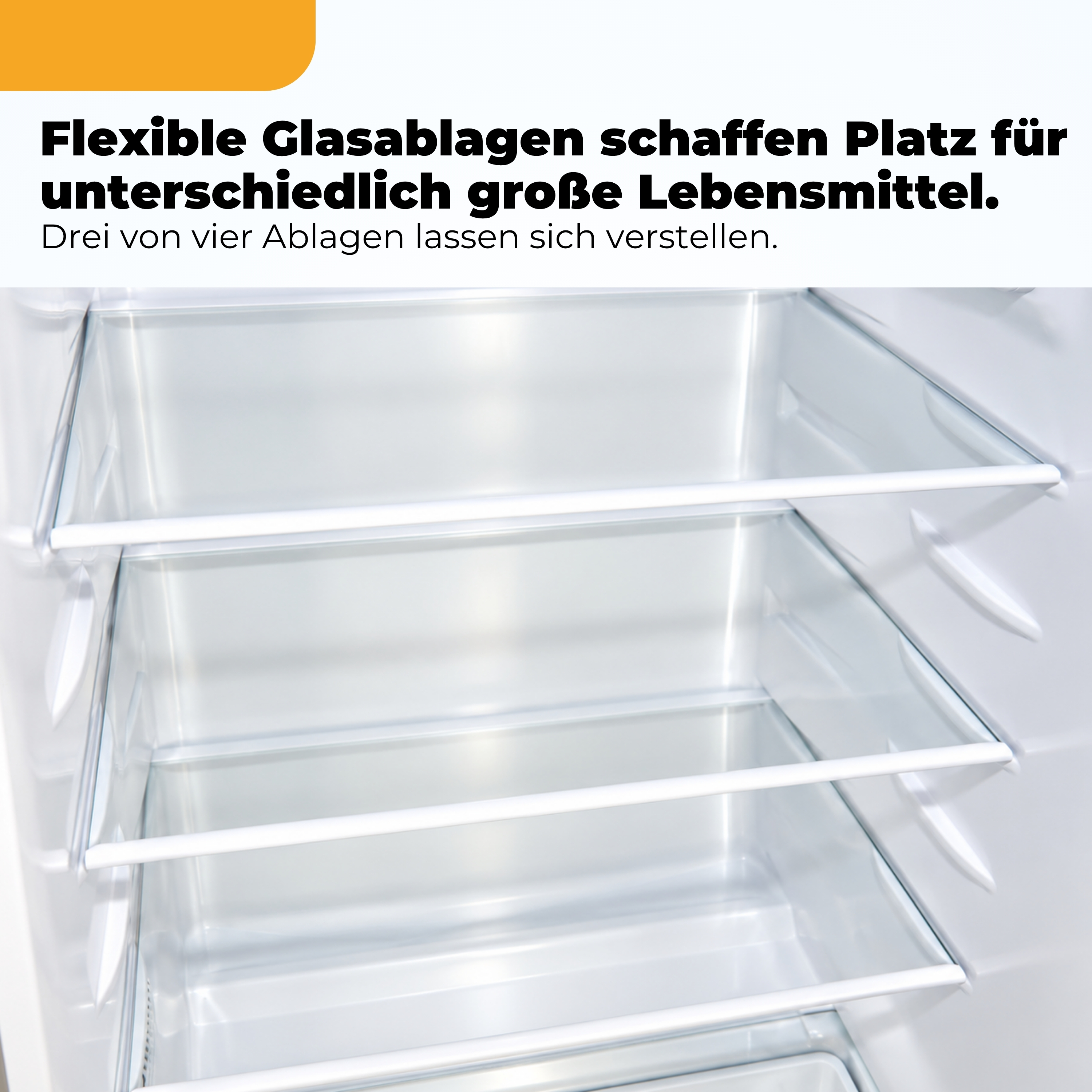 Das Innere eines leeren Kühlschranks mit verstellbaren Glasablagen.