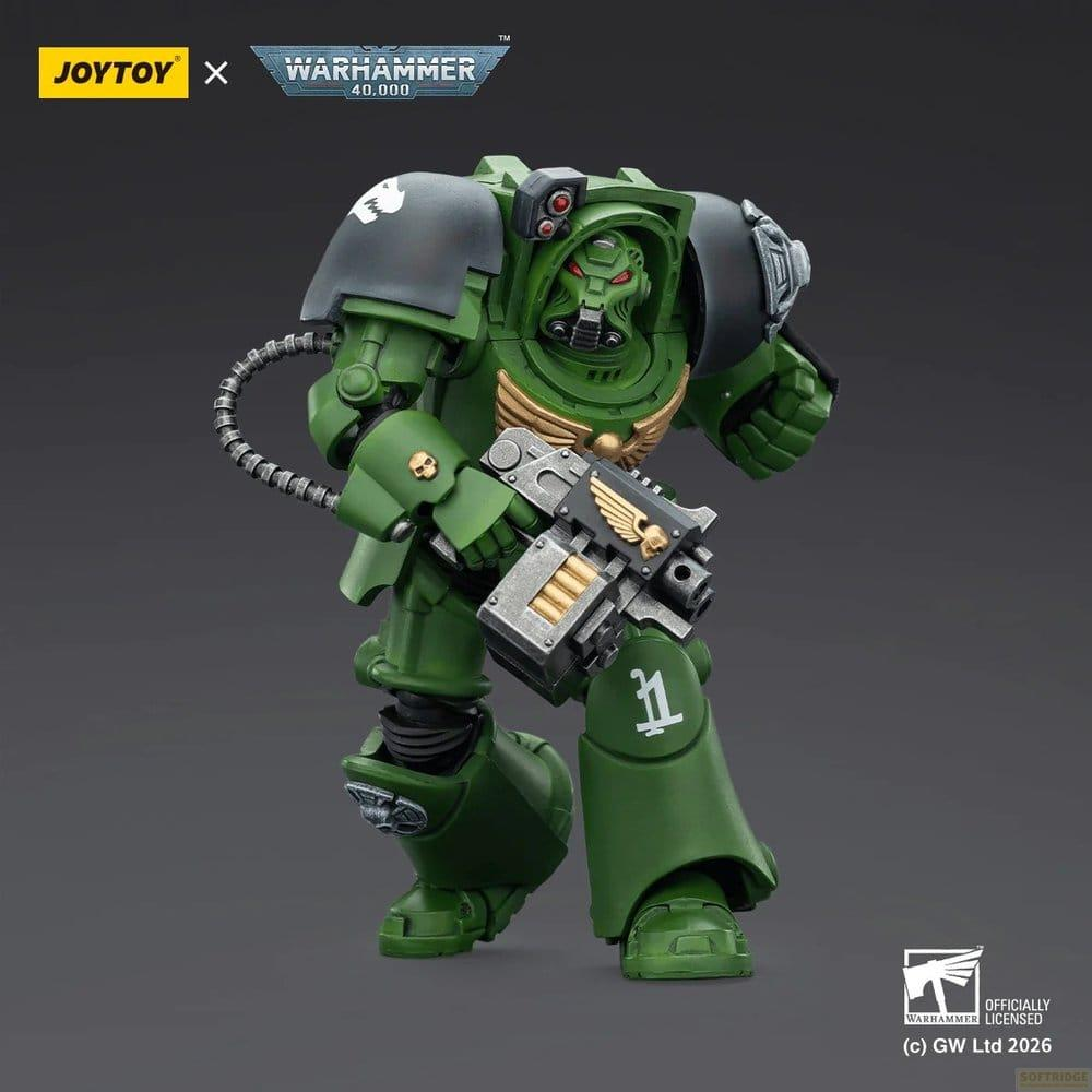 Zielona figurka akcji Space Marine z Warhammera 40,000 trzymająca ciężki bolter.