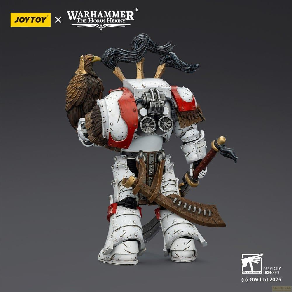 Biała figurka akcji Warhammer Horus Heresy od Joytoy z orłem na ramieniu i mieczem.