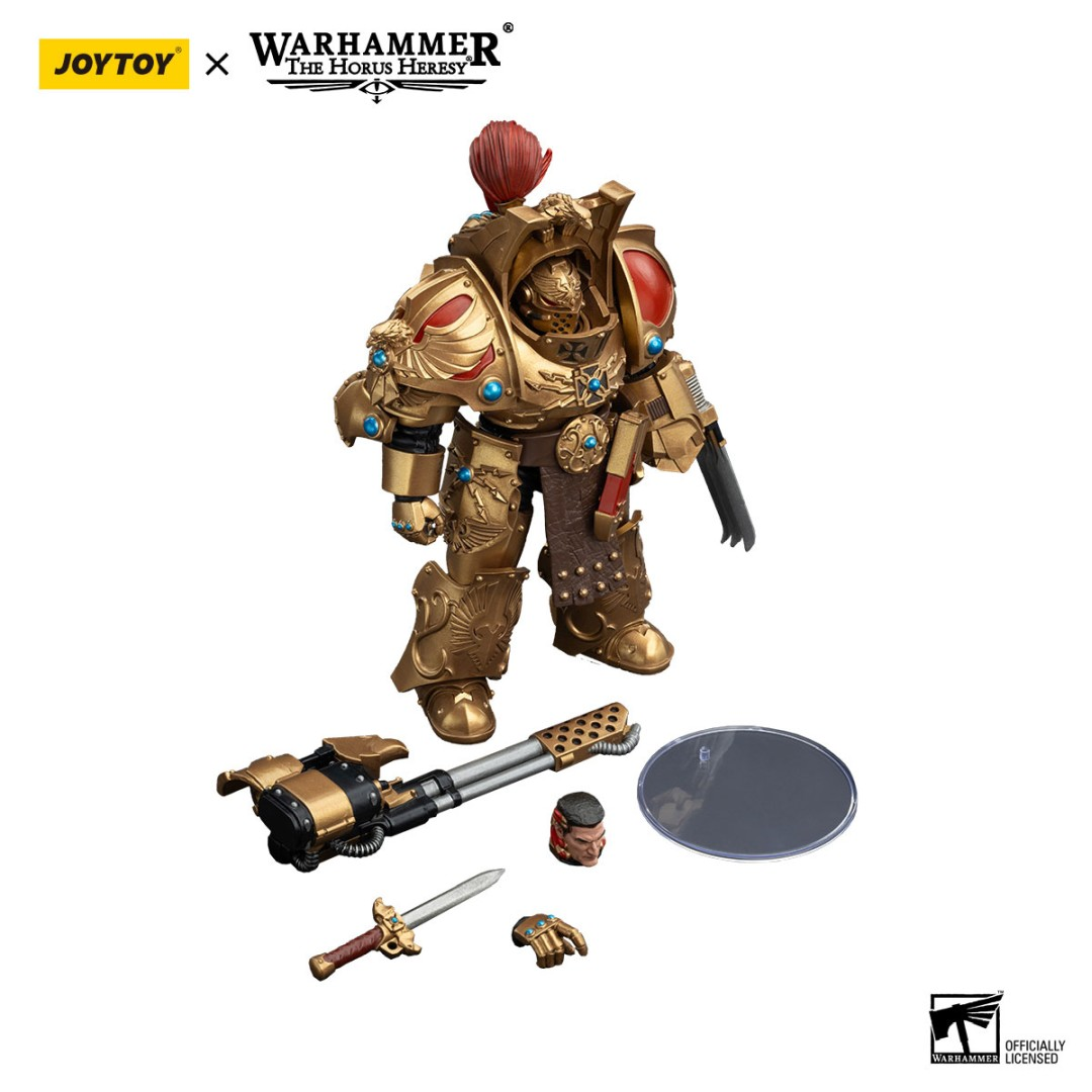Złota figurka akcji Warhammer Horus Heresy z akcesoriami: bronią, głową i podstawką.
