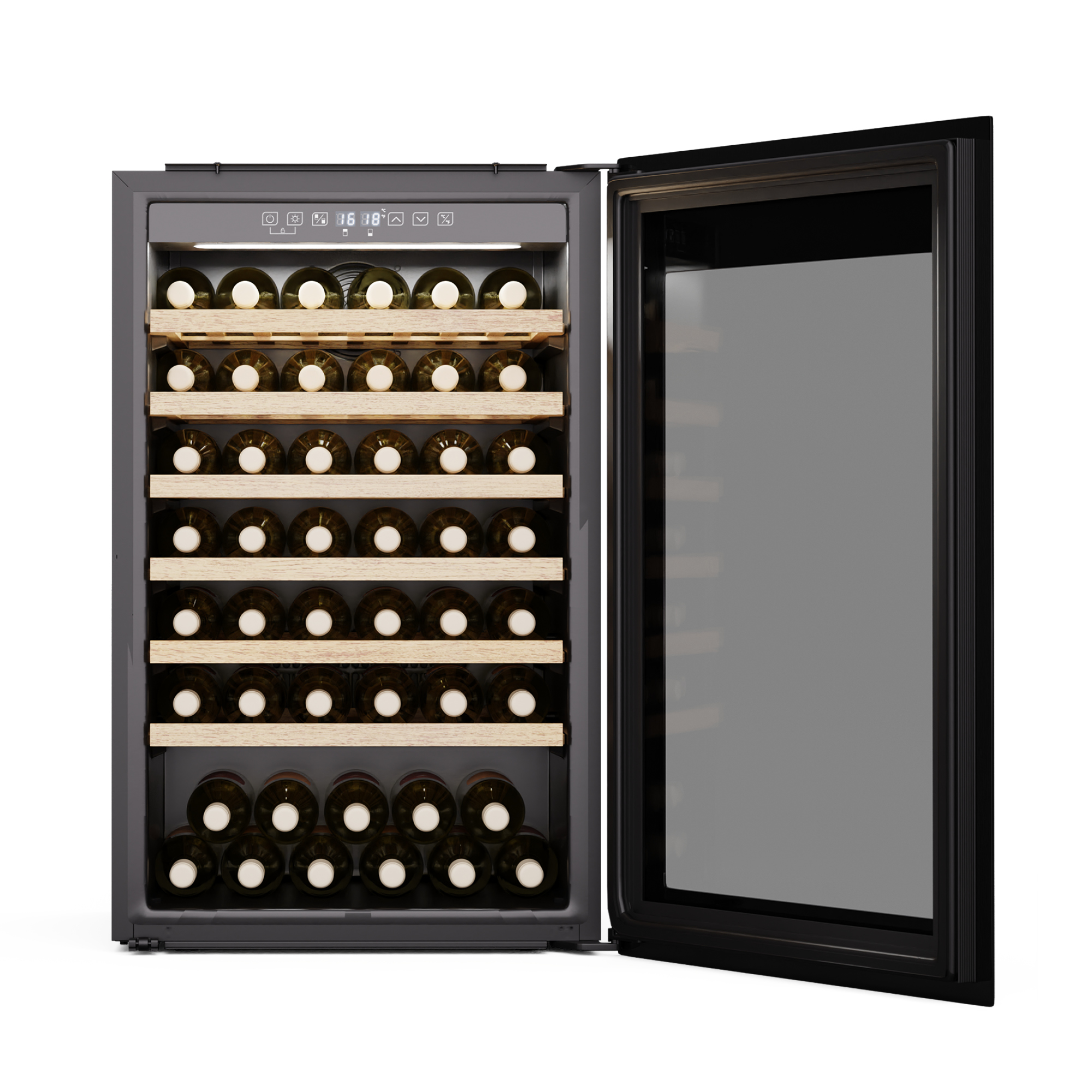Ein schwarzer offener Weinkühlschrank mit mehreren Reihen von Weinflaschen auf Holzregalen.