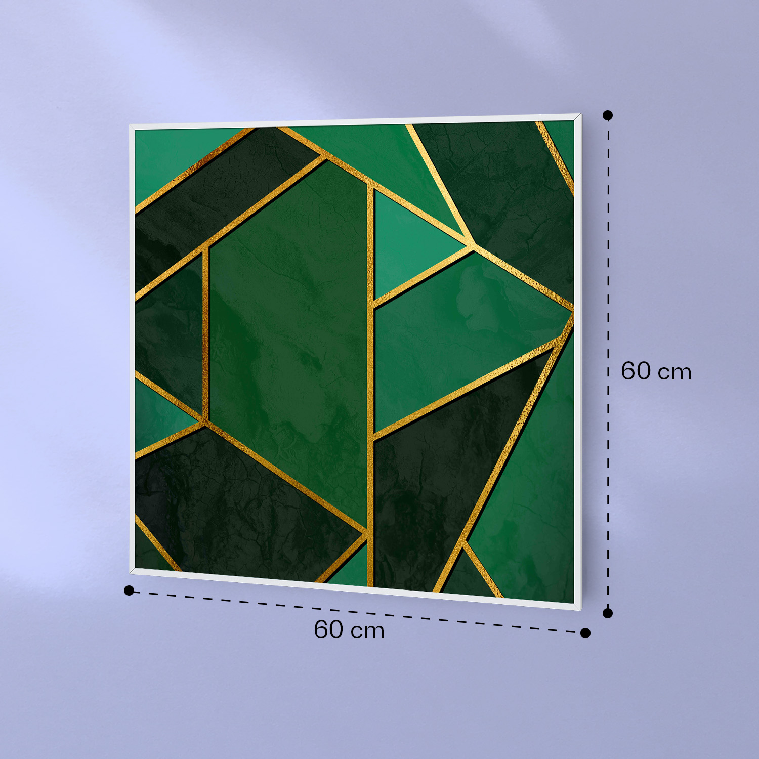 Stampa d'arte geometrica verde e oro, 60x60 cm, su parete viola chiaro.