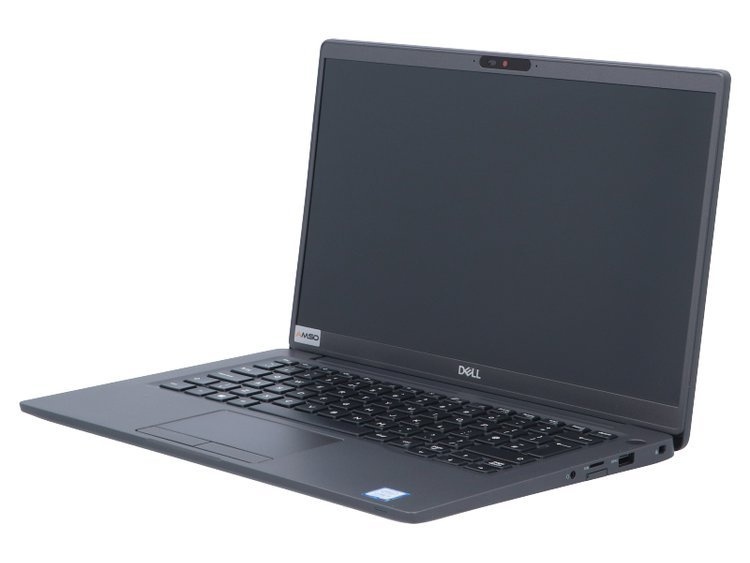 Ciemnoszary laptop Dell otwarty na białym tle, lekko nachylony.