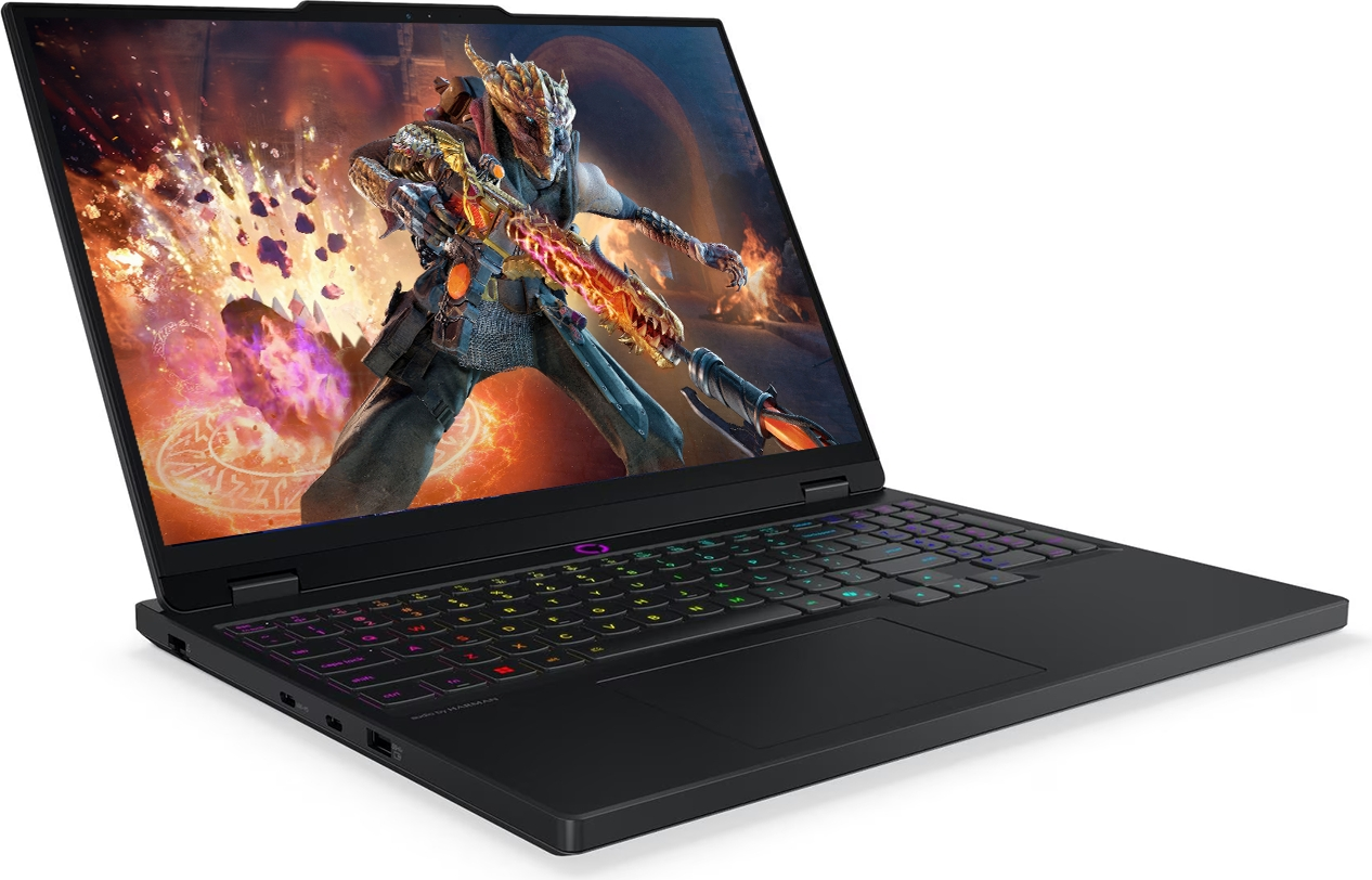 Beyaz arka planda renkli ekranlı ve RGB klavyeli siyah bir oyuncu dizüstü bilgisayarı.