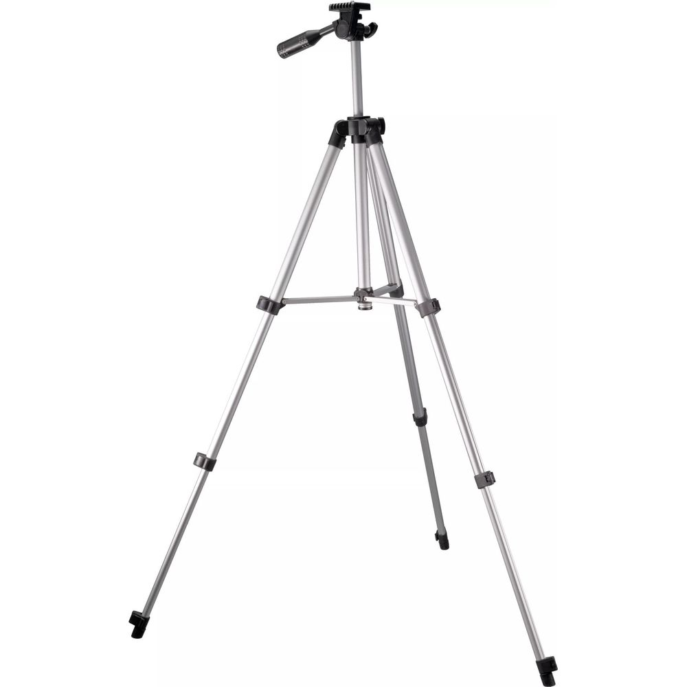 Un trípode de cámara plateado con seguros de plástico negro y cabezal fluido se alza sobre fondo blanco.