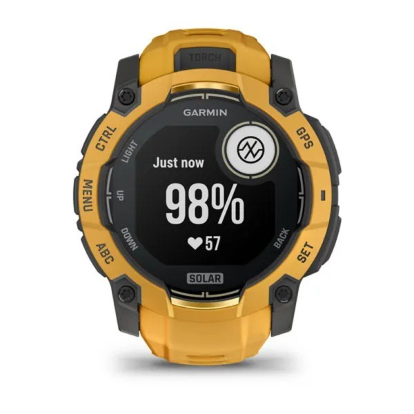 Yüzde 98 ve 57 nabız gösteren siyah ekrana sahip sarı Garmin spor saat.