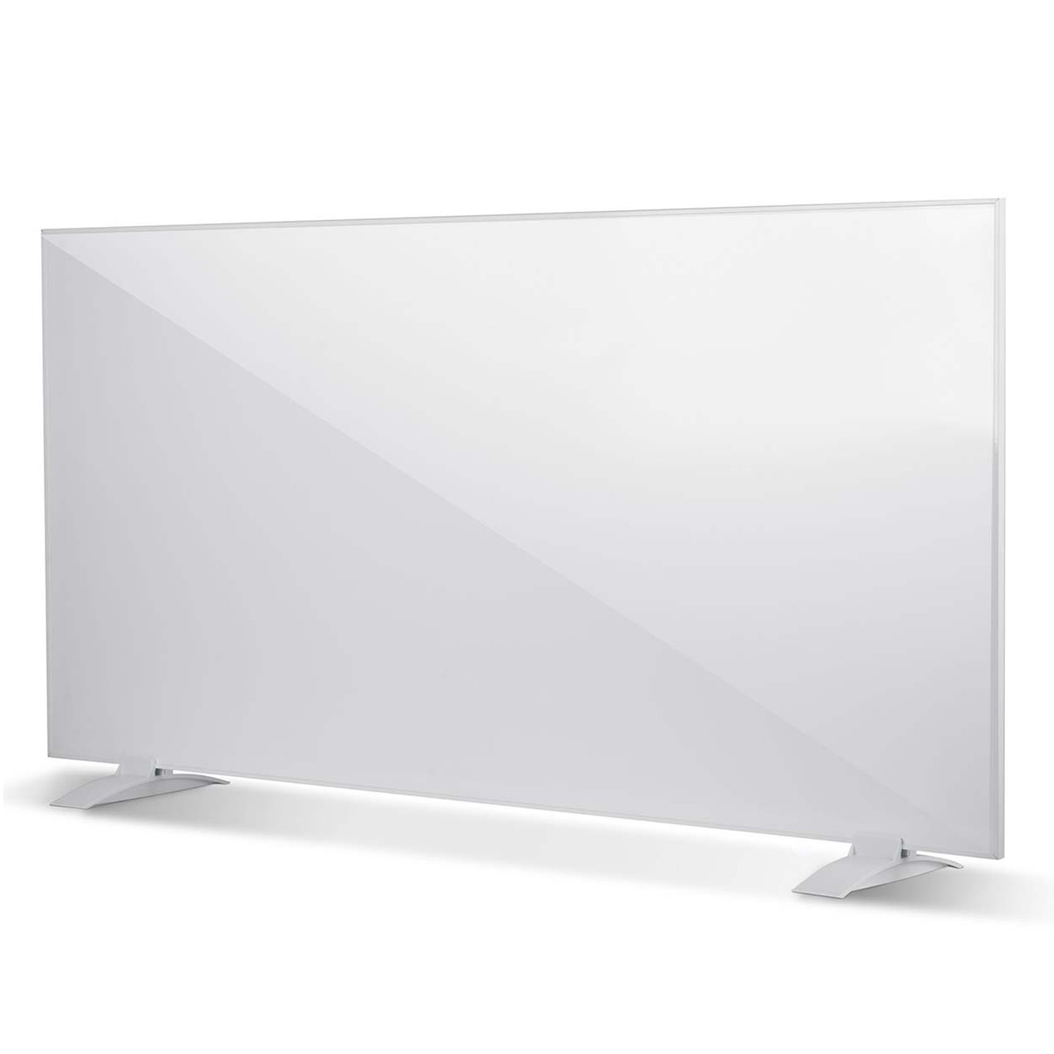 Biały, płaski panel grzewczy z podstawkami na białym tle.