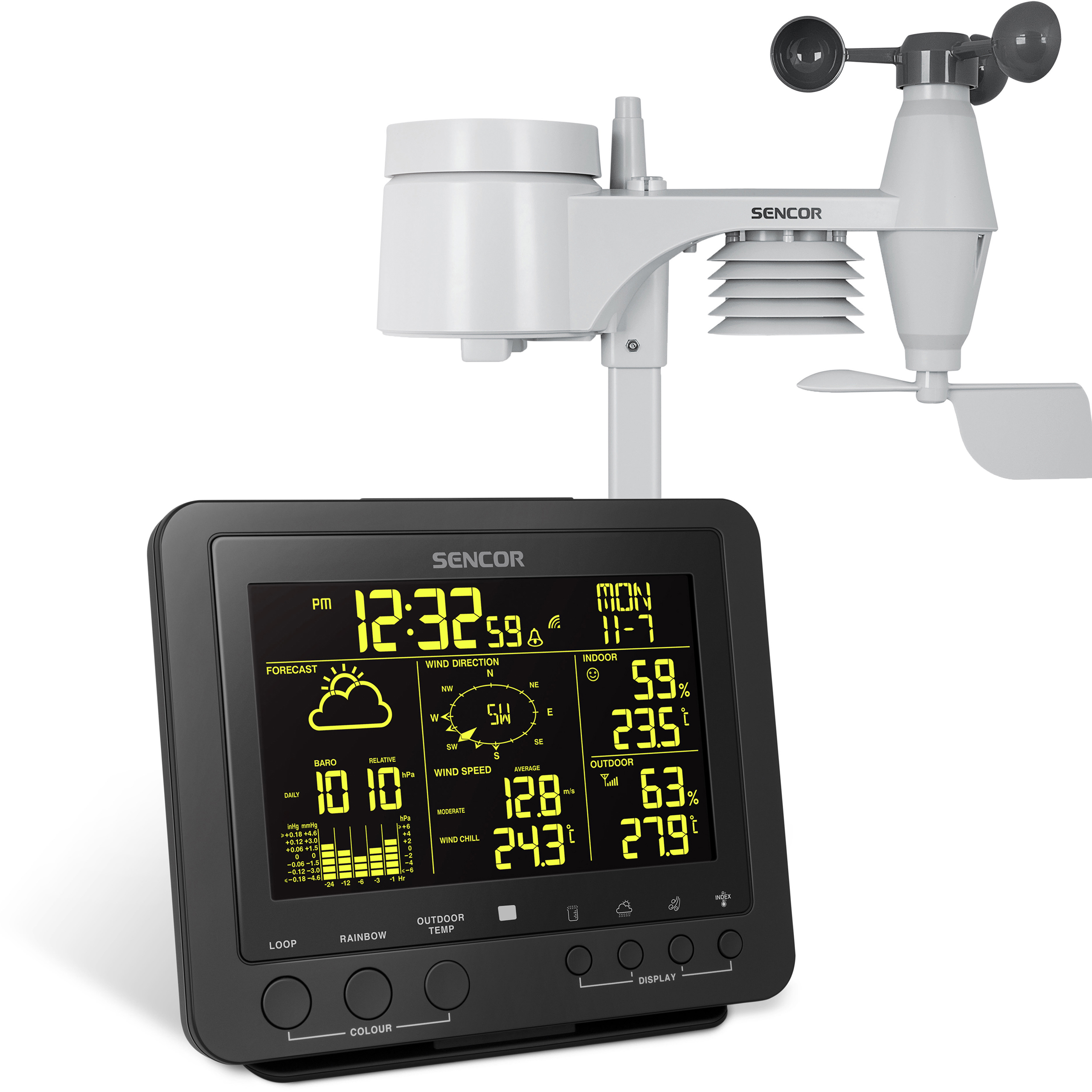 Eine Sencor-Wetterstation mit digitalem Display und Außensensor auf weißem Hintergrund.