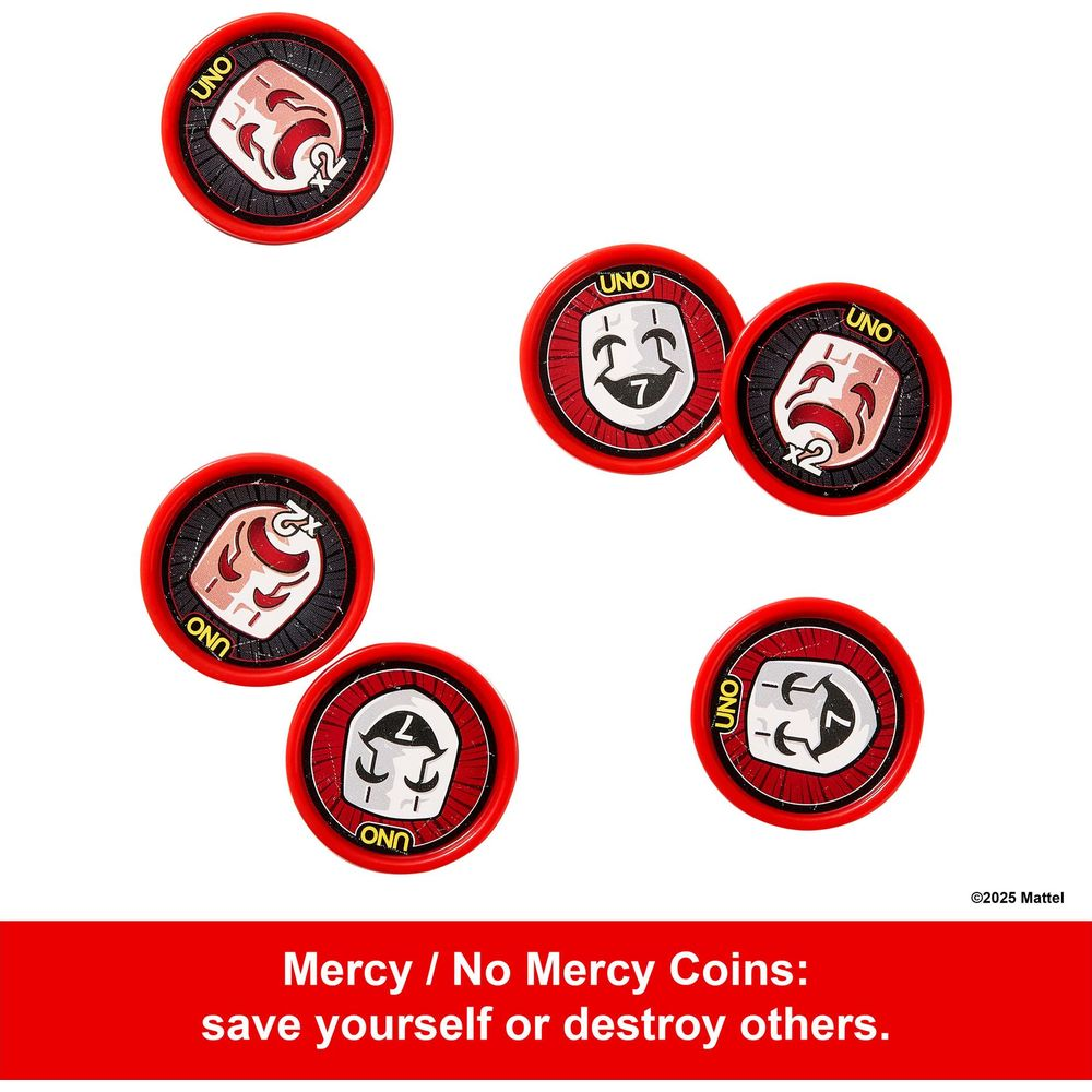 Cinque gettoni rossi e neri del gioco Uno Mercy/No Mercy con facce su sfondo bianco.