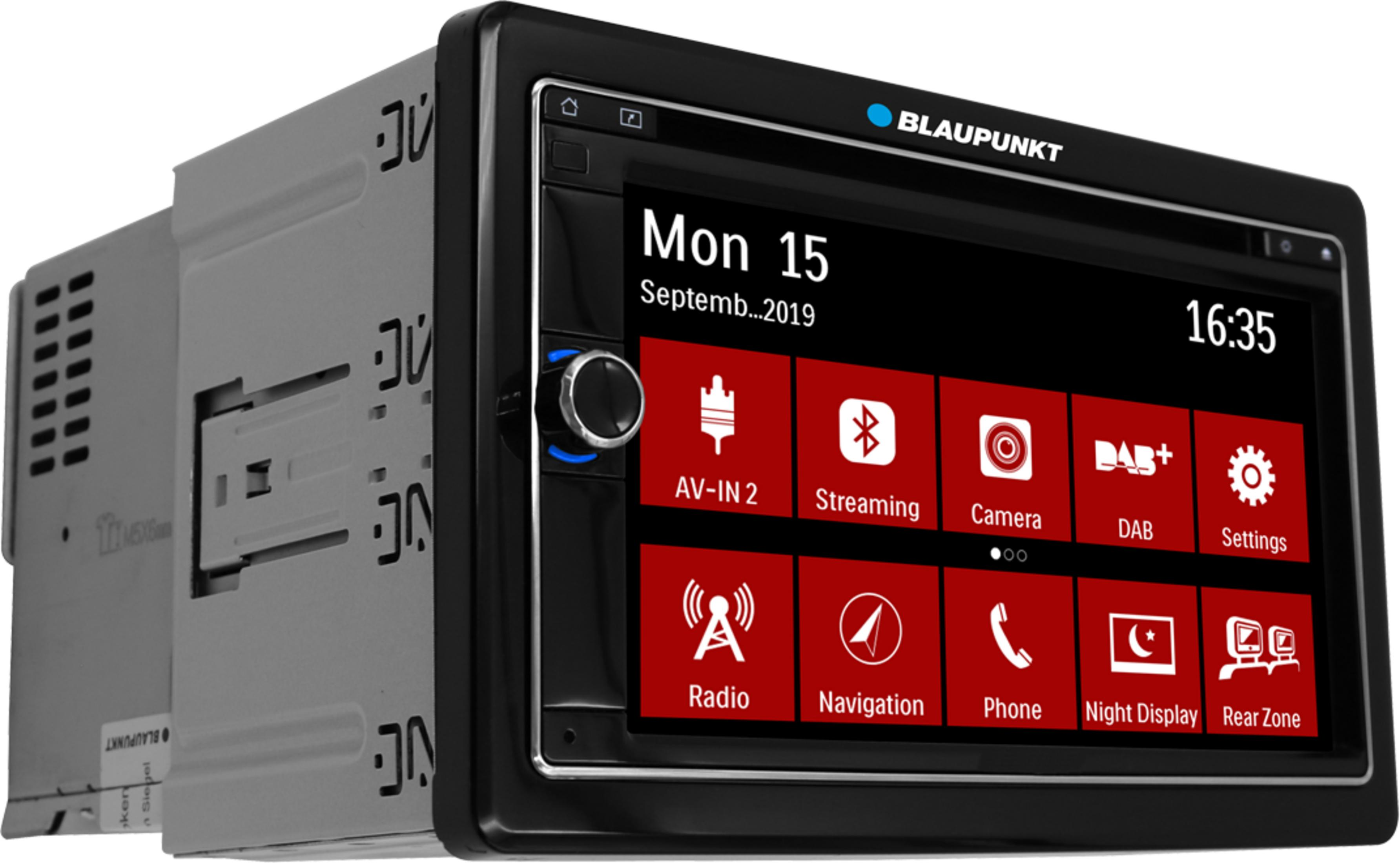 Ein schwarzes Blaupunkt Autoradio mit Touchscreen und rotem Menü auf weißem Hintergrund.