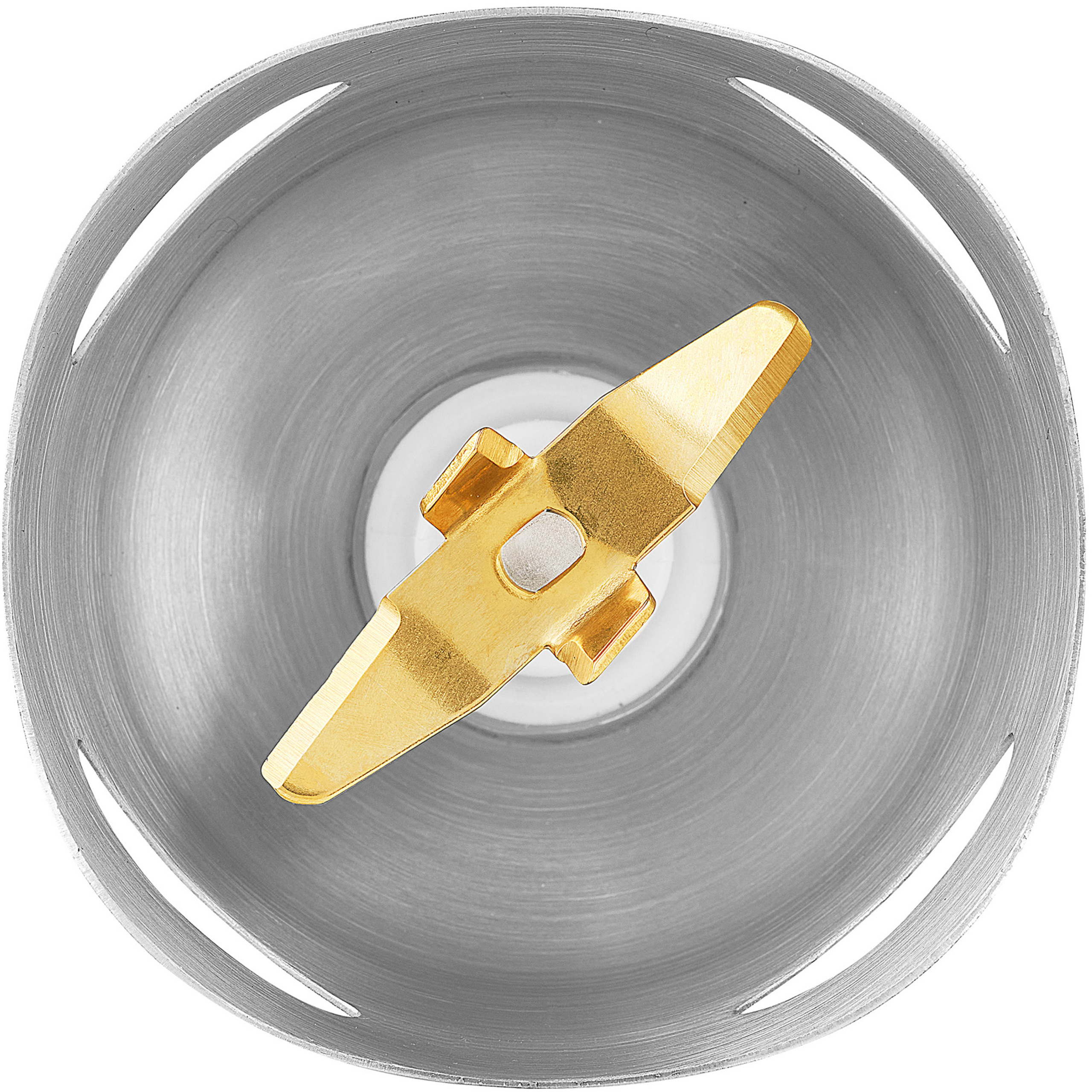 Top-down-Ansicht einer silbernen Küchenmaschine mit einer goldenen Klinge im Inneren.