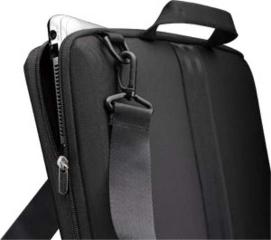 Schwarze Laptoptasche mit offenem Reißverschluss und sichtbarem Laptop, Tragegriff und verstellbarem Schultergurt.