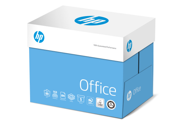 Una caja de cartón de papel HP Office azul y blanca sobre fondo blanco.