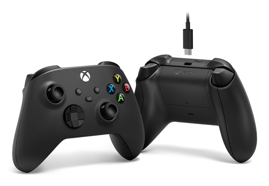 Dos mandos inalámbricos Xbox negros, uno muestra la parte delantera con botones coloridos y el otro la trasera con cable.