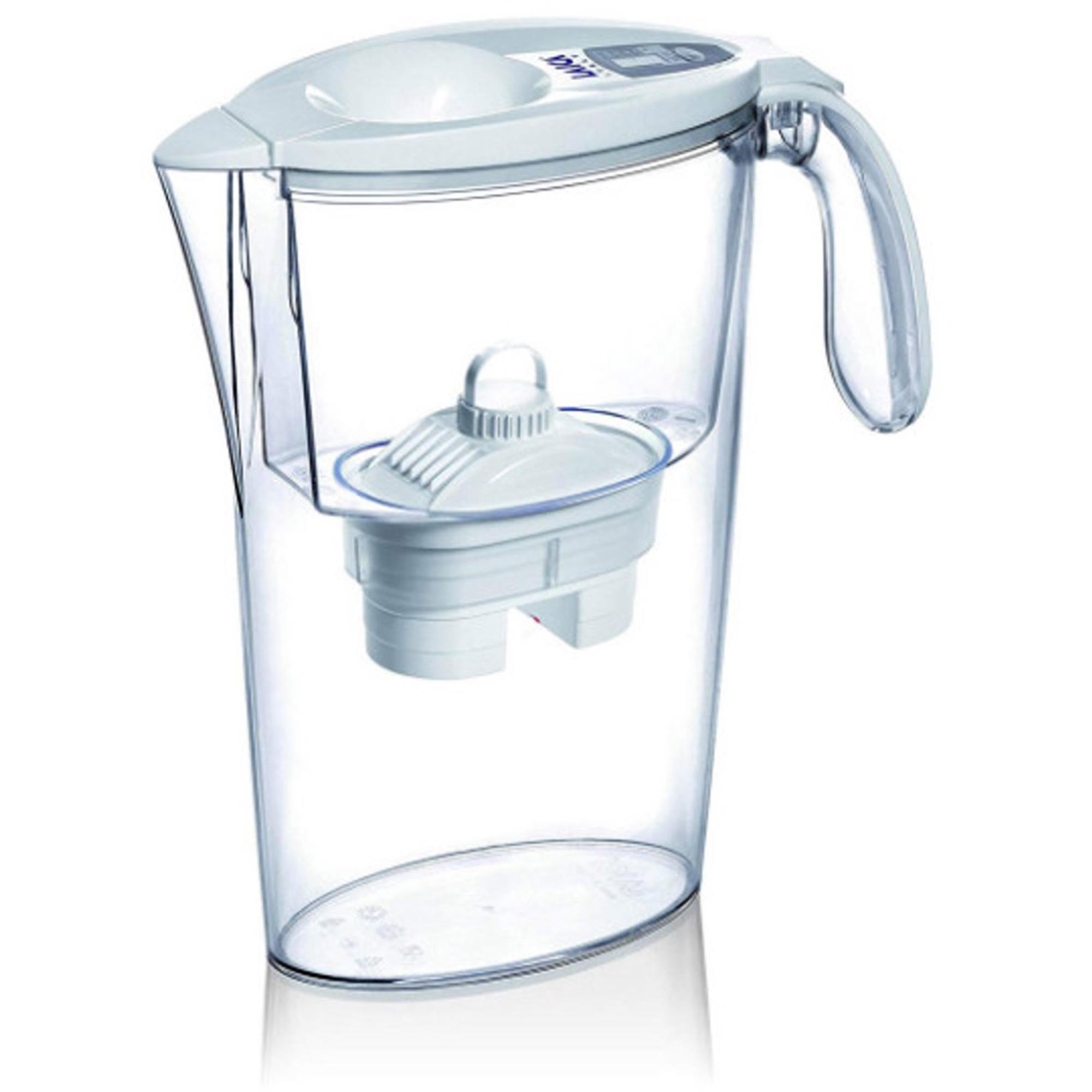 Ein klarer, durchsichtiger Wasserfilterkrug mit weißem Deckel und integriertem Filterelement.