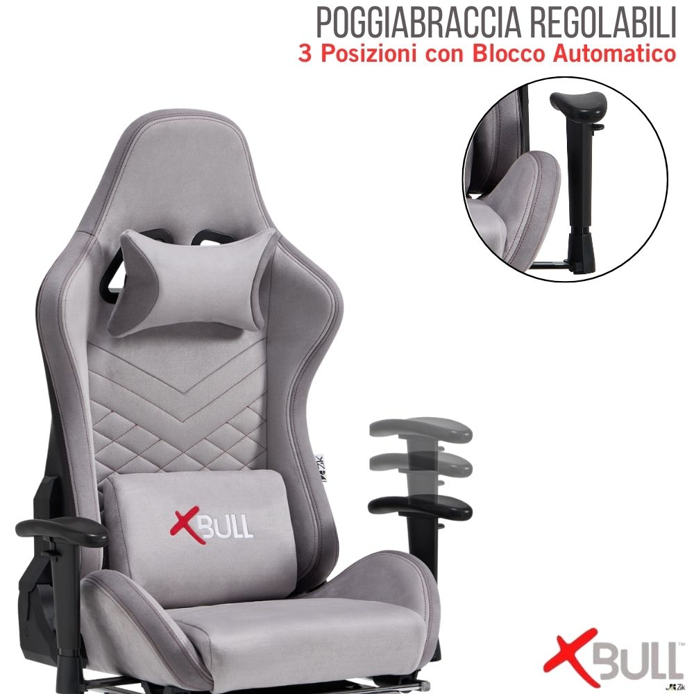 Sedia da gaming grigia con braccioli regolabili, cuscini per testa e lombari.