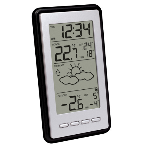 Digitale Wetterstation mit schwarzem Rand zeigt Zeit, Innentemperatur, Wettervorhersage und Außentemperatur.