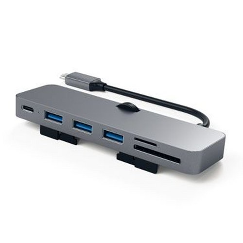 Un concentrador USB-C gris con múltiples puertos, ranuras USB y un cable adjunto sobre fondo blanco.