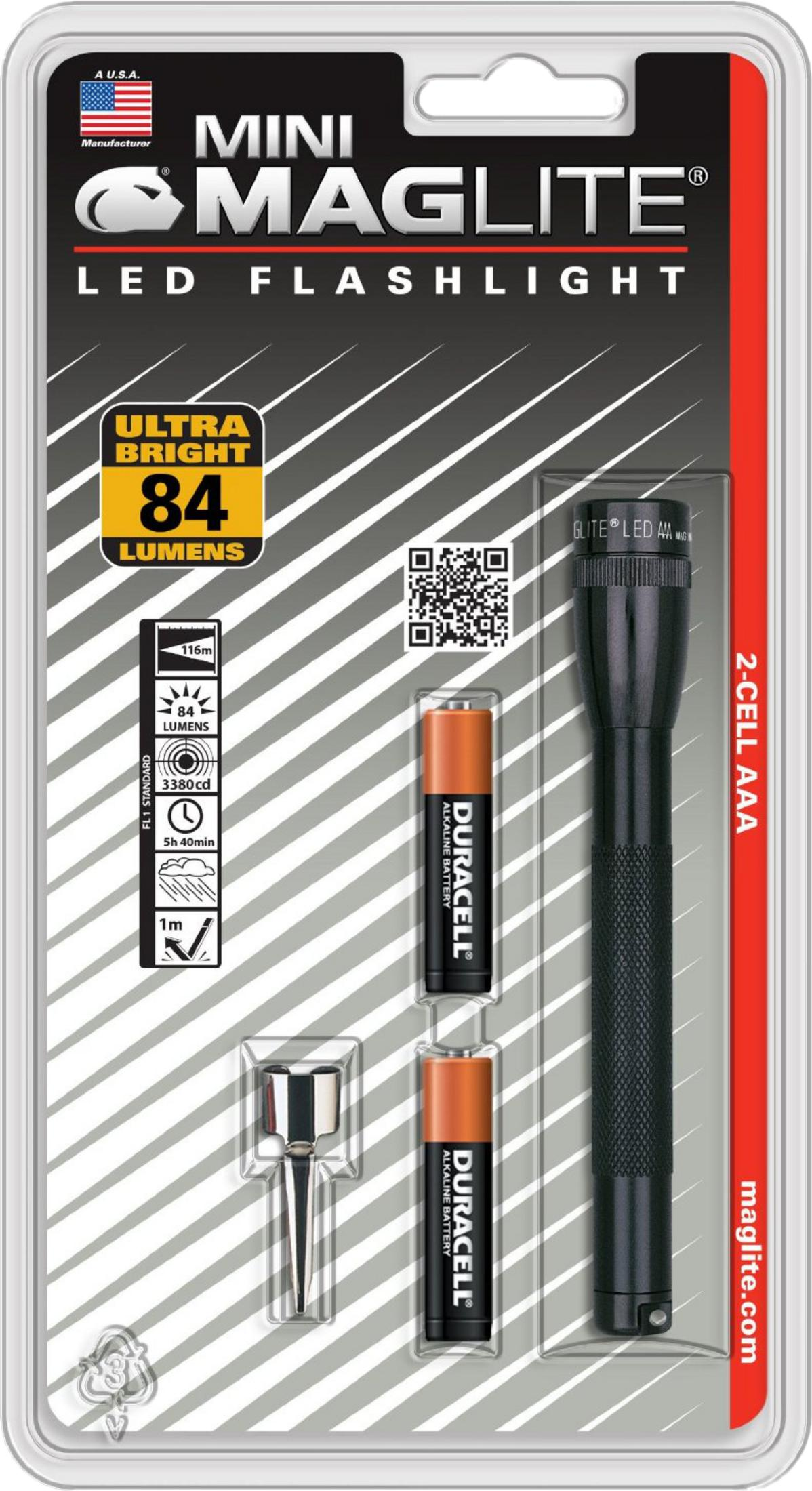 Zapakowana mini latarka LED Maglite z dwiema bateriami AAA Duracell i akcesoriami na szarym tle.