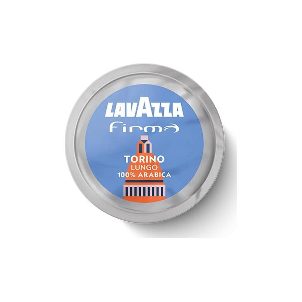 Una capsula di caffè Lavazza Firma Torino Lungo con etichetta blu su sfondo bianco.